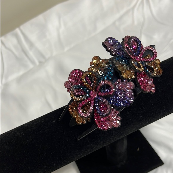 Elegant Multicolor Butterfly Hair Clip - Picture 3 of 5